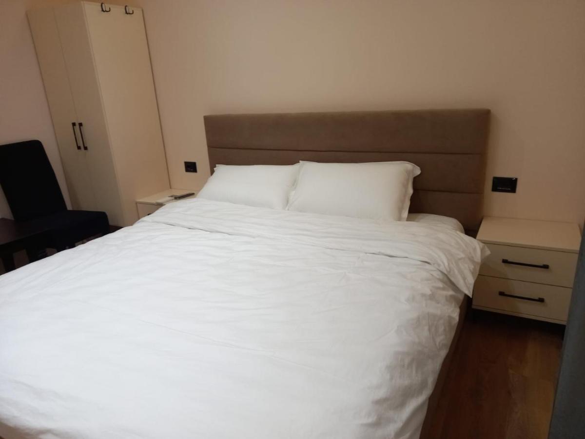 Djakbe Hotel 티라나 외부 사진